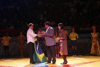 Magia do circo marca lançamento do projeto Escolinha do Futuro em Osasco