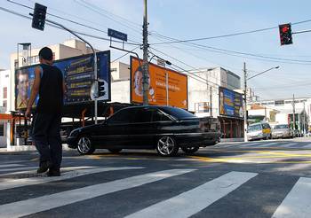 Cruzamento no Centro de Osasco ganha semáforo inteligente