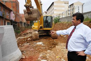 Prefeito de Osasco percorre a cidade vistoriando obras