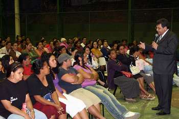 Reunião do Bolsa Família reúne famílias no Jardim Bonança, em Osasco