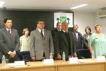 Prefeito prestigia concessão de t?tulo de cidadã osasquense