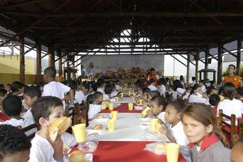 Alunos da rede municipal de ensino visitam a Ecolândia