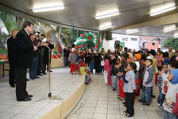 Prefeito entrega mais uma escola totalmente reformada