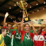 FutsalMasculino_LOFS_campeaoRegionais_12_comemoracao_trofeu